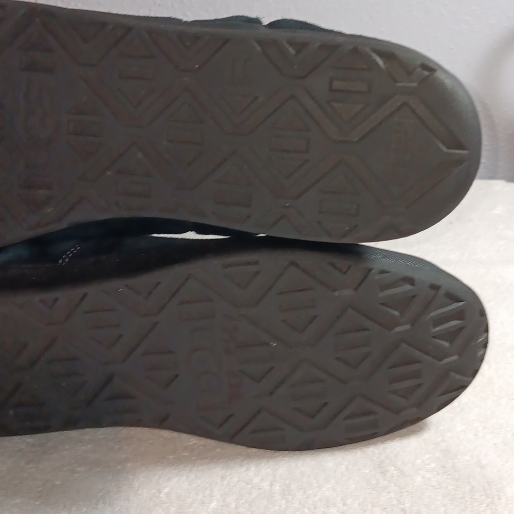 UGG Hanz ,Slip On, Mens-12 , Black Suede - Picture 12 of 12